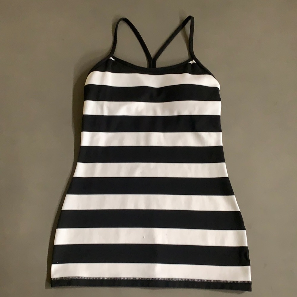 Lululemon fitted tank, built in bra.